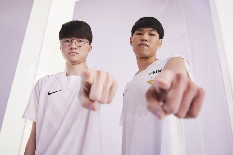 队友在毫无 队友在毫无