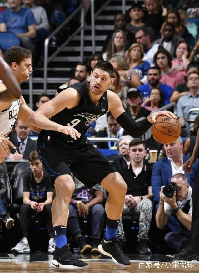 1杆领先 1杆领先